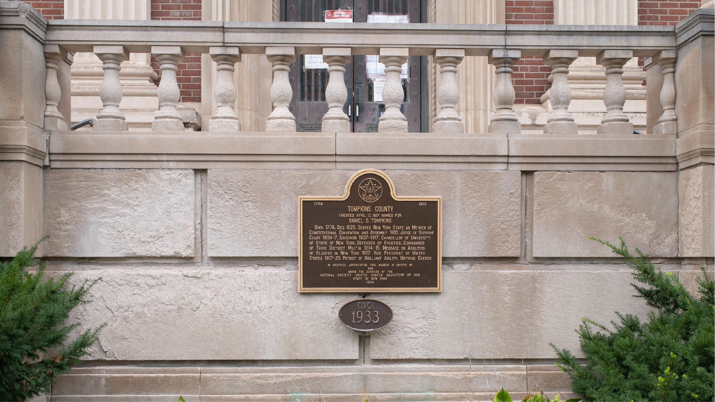 Plaque Commemorating Tompkins at the Courthouse